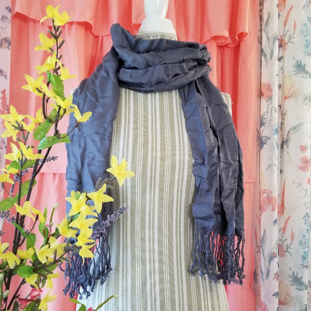 🌻🌺🌻CUTE FRINGE SCARF!! - Picture 2 of 5